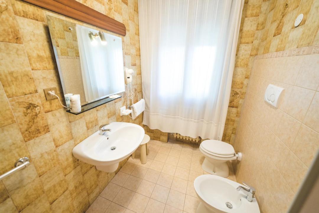 Hotel Grand Prix Sottomarina Buitenkant foto