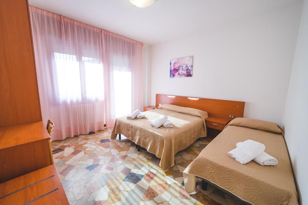 Hotel Grand Prix Sottomarina Buitenkant foto