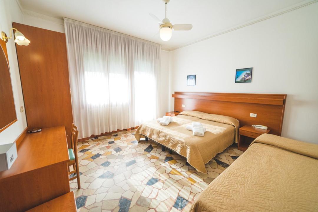 Hotel Grand Prix Sottomarina Buitenkant foto
