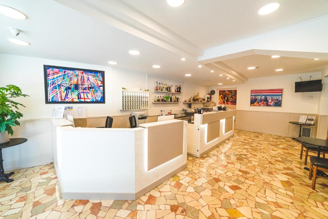 Hotel Grand Prix Sottomarina Buitenkant foto