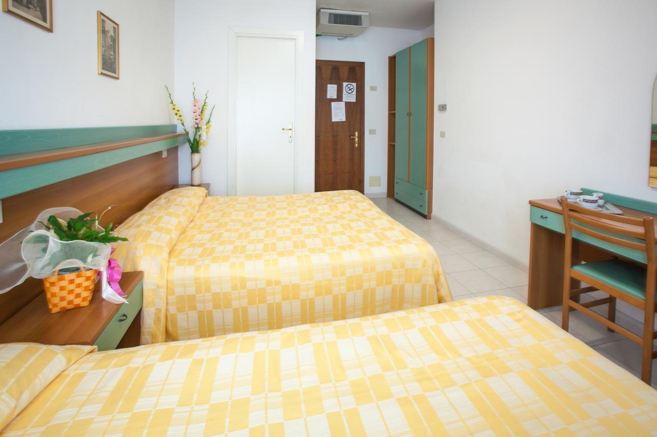 Hotel Grand Prix Sottomarina Buitenkant foto